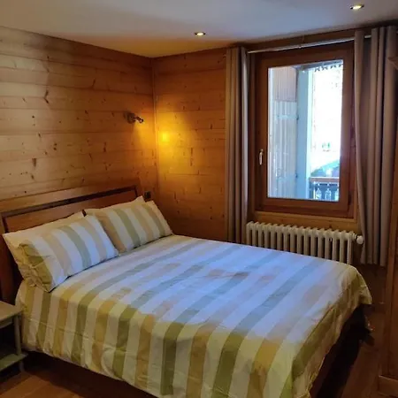 Spacious In Traditional French Village, Sleeps 8, Four Star With Fibre Broadband