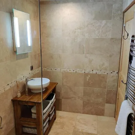 Spacious In Traditional French Village, Sleeps 8, Four Star With Fibre Broadband *