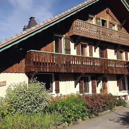 Spacious In Traditional French Village, Sleeps 8, Four Star With Fibre Broadband Chalet Abondance