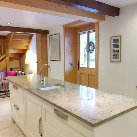 Spacious In Traditional French Village, Sleeps 8, Four Star With Fibre Broadband Chalet