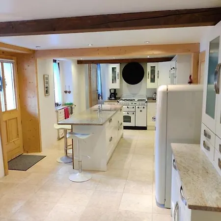 Chalet Spacious In Traditional French Village, Sleeps 8, Four Star With Fibre Broadband *