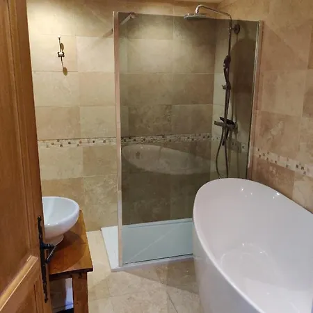 Chalet Spacious In Traditional French Village, Sleeps 8, Four Star With Fibre Broadband Abondance