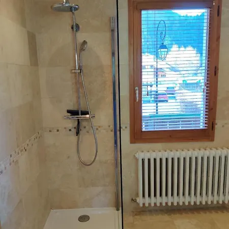 Spacious In Traditional French Village, Sleeps 8, Four Star With Fibre Broadband Abondance