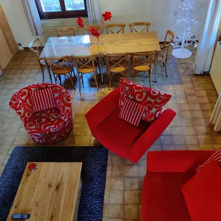 Spacious In Traditional French Village, Sleeps 8, Four Star With Fibre Broadband