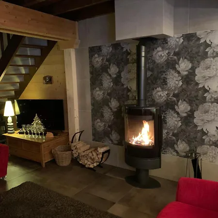 Spacious In Traditional French Village, Sleeps 8, Four Star With Fibre Broadband Chalet *